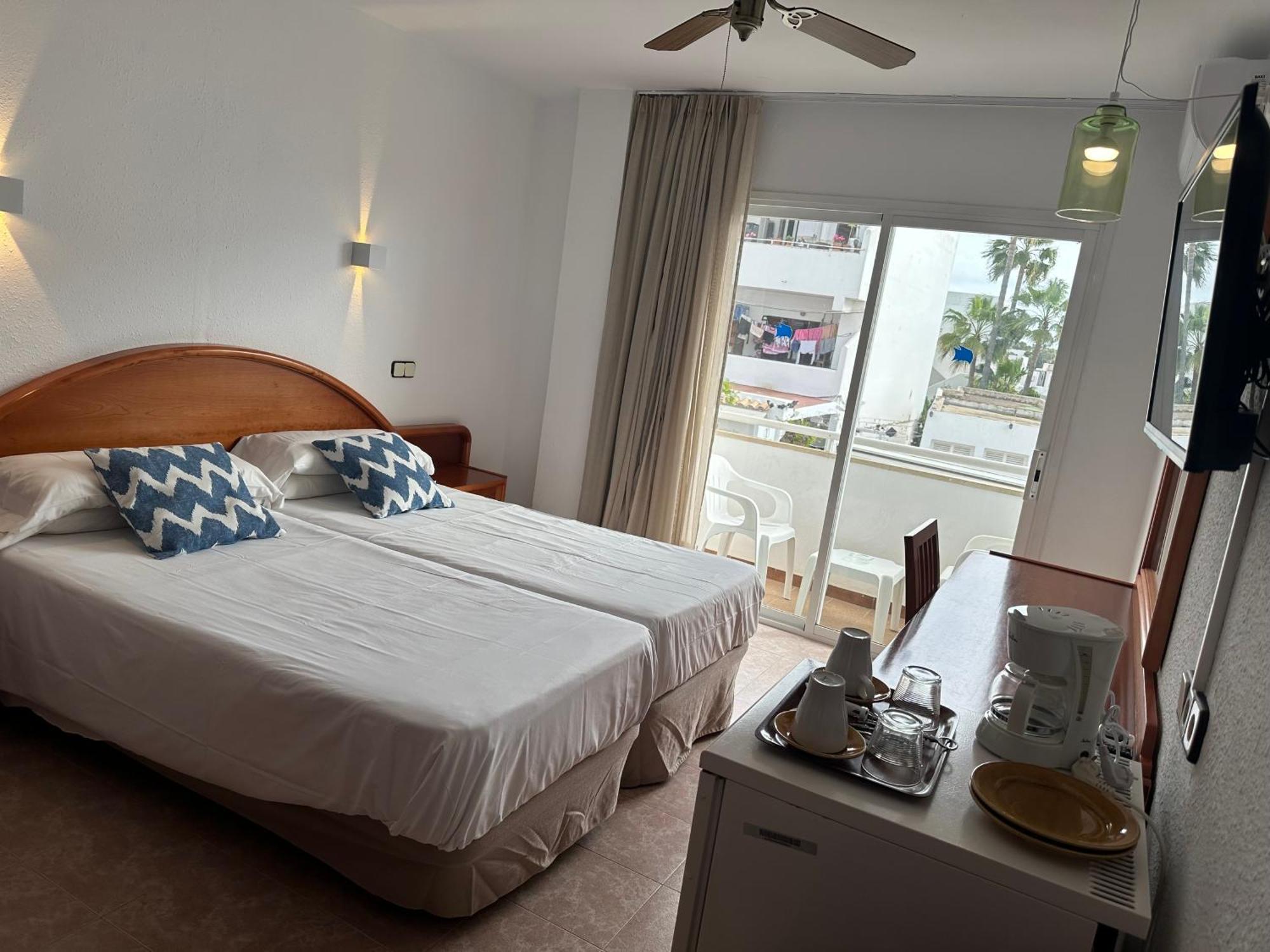 Hostal De La Caravel-La Кала де Ор Экстерьер фото