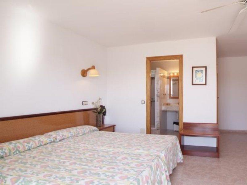 Hostal De La Caravel-La Кала де Ор Экстерьер фото
