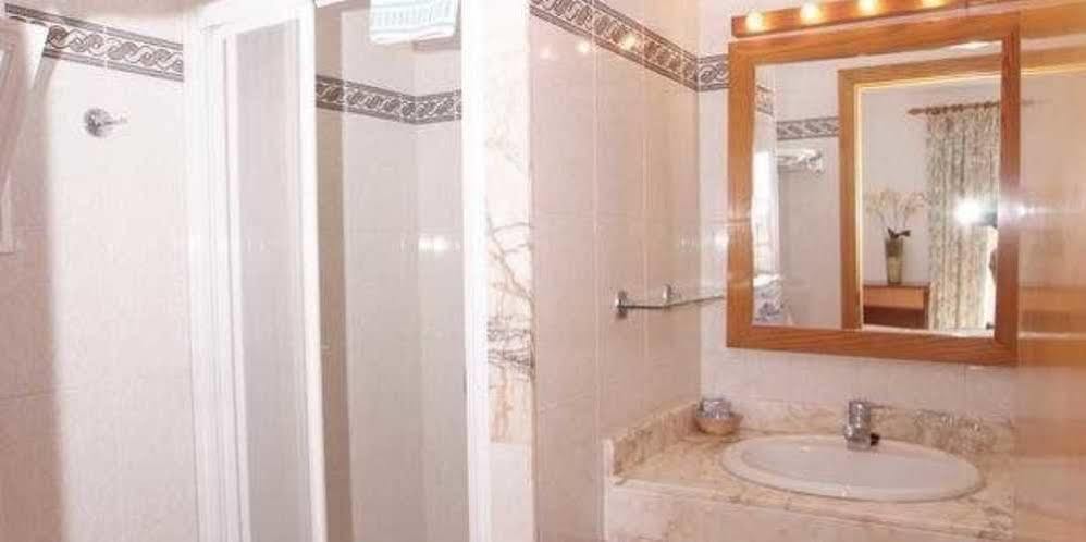 Hostal De La Caravel-La Кала де Ор Экстерьер фото