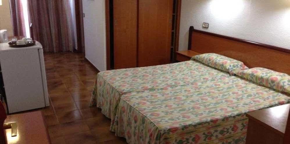 Hostal De La Caravel-La Кала де Ор Экстерьер фото